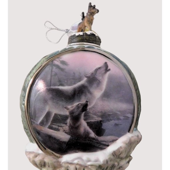 Call of the Wilderness Ornament Howing Lesson by Kevin Daniel 2000 Bradford - Picture 2 of 4